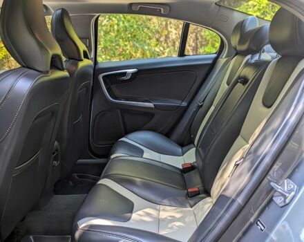 Сірий Вольво С60, об'ємом двигуна 2 л та пробігом 54 тис. км за 7800 $, фото 12 на Automoto.ua