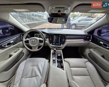 Вольво С60 2018 у Києві на Automoto.ua Сірий Вольво С60, об'ємом двигуна 2 л та пробігом 127 тис. км за 29000 $, фото 19 на Automoto.ua