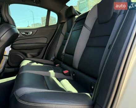 Серый Вольво С60, объемом двигателя 1.98 л и пробегом 70 тыс. км за 25990 $, фото 11 на Automoto.ua