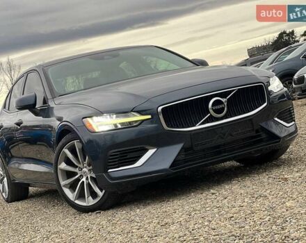 Серый Вольво С60, объемом двигателя 2 л и пробегом 102 тыс. км за 17800 $, фото 3 на Automoto.ua