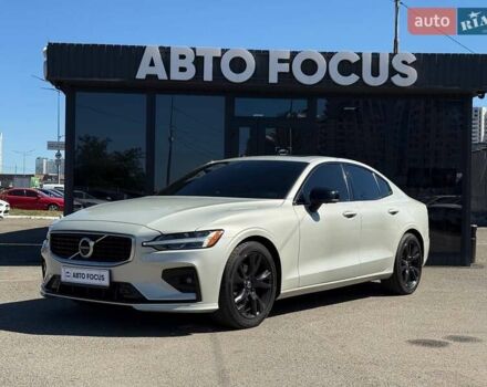 Серый Вольво С60, объемом двигателя 1.98 л и пробегом 70 тыс. км за 25990 $, фото 3 на Automoto.ua