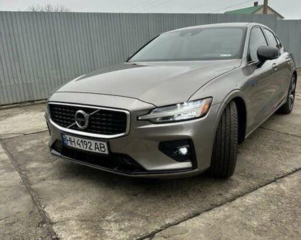 Серый Вольво С60, объемом двигателя 1.97 л и пробегом 208 тыс. км за 19800 $, фото 2 на Automoto.ua