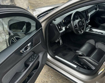 Серый Вольво С60, объемом двигателя 1.97 л и пробегом 208 тыс. км за 19800 $, фото 13 на Automoto.ua