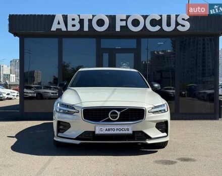 Серый Вольво С60, объемом двигателя 1.98 л и пробегом 70 тыс. км за 25990 $, фото 2 на Automoto.ua