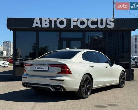 Серый Вольво С60, объемом двигателя 1.98 л и пробегом 70 тыс. км за 25990 $, фото 4 на Automoto.ua