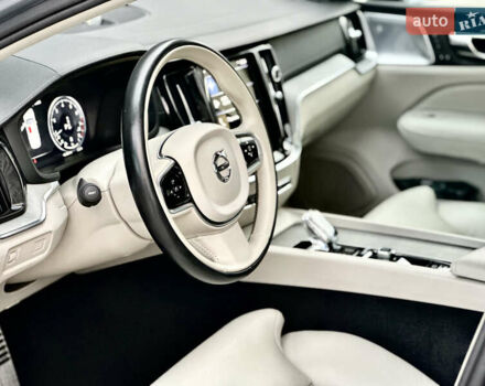 Серый Вольво С60, объемом двигателя 1.97 л и пробегом 72 тыс. км за 32500 $, фото 28 на Automoto.ua