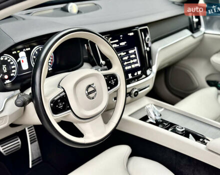 Серый Вольво С60, объемом двигателя 1.97 л и пробегом 72 тыс. км за 32500 $, фото 24 на Automoto.ua