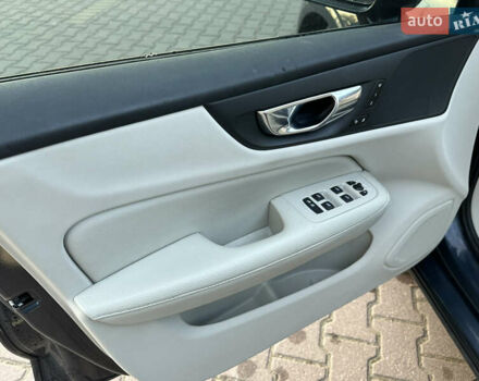 Серый Вольво С60, объемом двигателя 1.97 л и пробегом 106 тыс. км за 23500 $, фото 33 на Automoto.ua