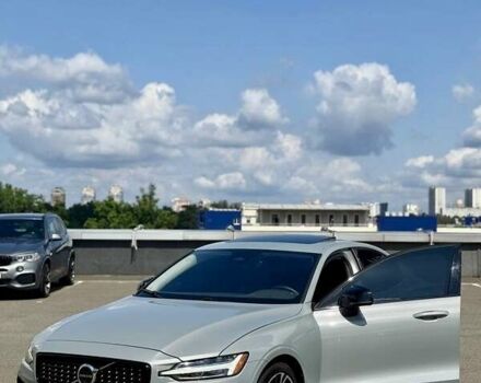 Вольво С60 2023 в Киеве на Automoto.ua Серый Вольво С60, объемом двигателя 1.97 л и пробегом 9 тыс. км за 31500 $, фото 32 на Automoto.ua