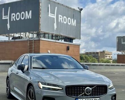Вольво С60 2023 в Киеве на Automoto.ua Серый Вольво С60, объемом двигателя 1.97 л и пробегом 9 тыс. км за 31500 $, фото 4 на Automoto.ua