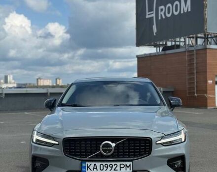 Вольво С60 2023 в Киеве на Automoto.ua Серый Вольво С60, объемом двигателя 1.97 л и пробегом 9 тыс. км за 31500 $, фото 2 на Automoto.ua