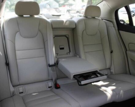 Серый Вольво С60, объемом двигателя 2 л и пробегом 14 тыс. км за 17000 $, фото 12 на Automoto.ua