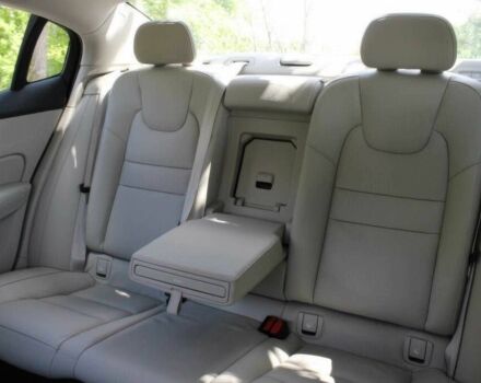 Серый Вольво С60, объемом двигателя 2 л и пробегом 14 тыс. км за 17000 $, фото 10 на Automoto.ua