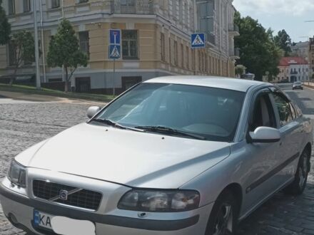 Вольво С60 2000 в Киеве на Automoto.ua Серый Вольво С60, объемом двигателя 2.4 л и пробегом 400 тыс. км за 3700 $, фото 1 на Automoto.ua