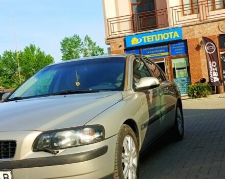 Сірий Вольво С60, об'ємом двигуна 2 л та пробігом 400 тис. км за 2700 $, фото 1 на Automoto.ua