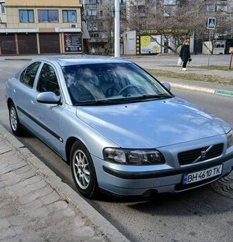 Серый Вольво С60, объемом двигателя 2.44 л и пробегом 360 тыс. км за 5000 $, фото 1 на Automoto.ua