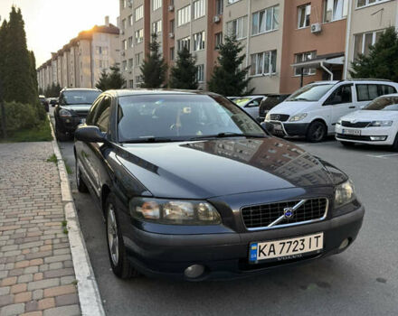 Сірий Вольво С60, об'ємом двигуна 2.44 л та пробігом 360 тис. км за 4500 $, фото 1 на Automoto.ua