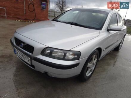 Серый Вольво С60, объемом двигателя 2.4 л и пробегом 360 тыс. км за 4800 $, фото 1 на Automoto.ua