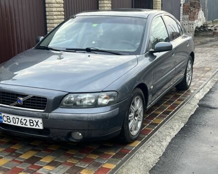Серый Вольво С60, объемом двигателя 2.4 л и пробегом 200 тыс. км за 4650 $, фото 1 на Automoto.ua