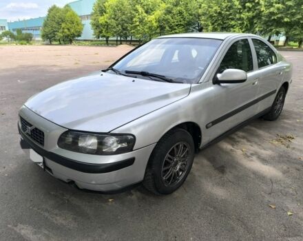 Сірий Вольво С60, об'ємом двигуна 3 л та пробігом 290 тис. км за 2600 $, фото 1 на Automoto.ua