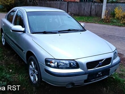 Серый Вольво С60, объемом двигателя 2.4 л и пробегом 246 тыс. км за 3000 $, фото 1 на Automoto.ua