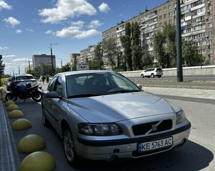 Сірий Вольво С60, об'ємом двигуна 2.4 л та пробігом 292 тис. км за 4800 $, фото 1 на Automoto.ua