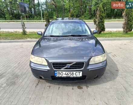 Серый Вольво С60, объемом двигателя 2.5 л и пробегом 295 тыс. км за 4200 $, фото 1 на Automoto.ua