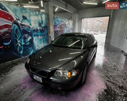 Серый Вольво С60, объемом двигателя 2.44 л и пробегом 212 тыс. км за 6100 $, фото 1 на Automoto.ua