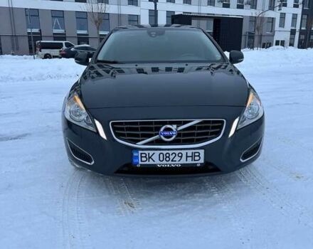 Серый Вольво С60, объемом двигателя 2.4 л и пробегом 268 тыс. км за 8300 $, фото 1 на Automoto.ua