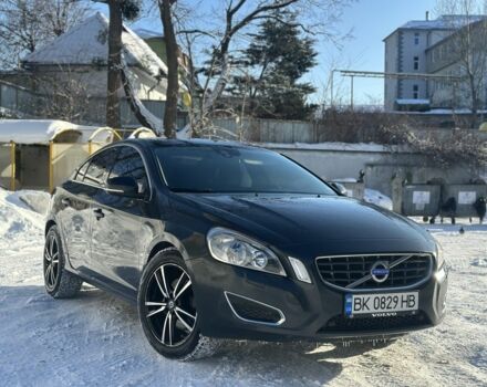 Сірий Вольво С60, об'ємом двигуна 2.4 л та пробігом 268 тис. км за 9999 $, фото 1 на Automoto.ua