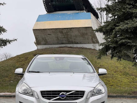 Серый Вольво С60, объемом двигателя 2 л и пробегом 230 тыс. км за 11700 $, фото 1 на Automoto.ua