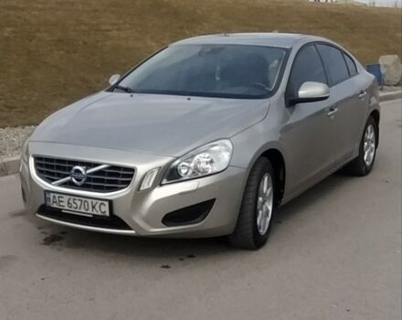 Серый Вольво С60, объемом двигателя 1.6 л и пробегом 178 тыс. км за 9800 $, фото 1 на Automoto.ua
