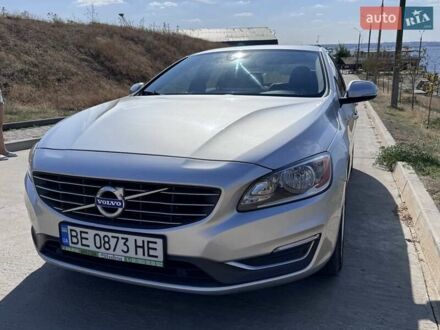 Серый Вольво С60, объемом двигателя 2.5 л и пробегом 152 тыс. км за 12900 $, фото 1 на Automoto.ua