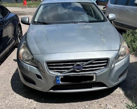 Сірий Вольво С60, об'ємом двигуна 2.5 л та пробігом 182 тис. км за 8500 $, фото 1 на Automoto.ua