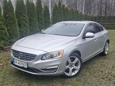Серый Вольво С60, объемом двигателя 2.5 л и пробегом 139 тыс. км за 10400 $, фото 1 на Automoto.ua