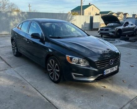 Серый Вольво С60, объемом двигателя 2.5 л и пробегом 206 тыс. км за 10200 $, фото 1 на Automoto.ua