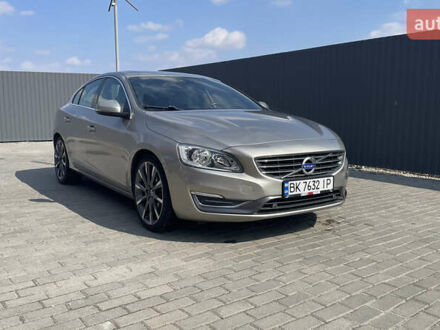 Вольво С60 2014 в Здолбунове на Automoto.ua Серый Вольво С60, объемом двигателя 1.97 л и пробегом 150 тыс. км за 13300 $, фото 1 на Automoto.ua