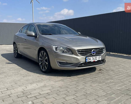 Серый Вольво С60, объемом двигателя 1.97 л и пробегом 150 тыс. км за 13300 $, фото 1 на Automoto.ua
