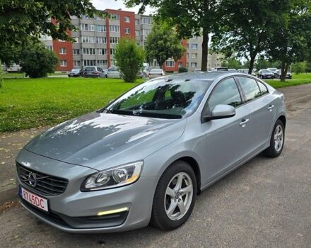 Серый Вольво С60, объемом двигателя 1.99 л и пробегом 349 тыс. км за 6500 $, фото 1 на Automoto.ua