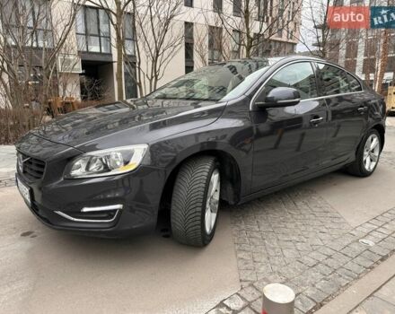 Серый Вольво С60, объемом двигателя 2 л и пробегом 186 тыс. км за 9400 $, фото 1 на Automoto.ua