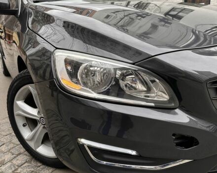 Серый Вольво С60, объемом двигателя 2 л и пробегом 186 тыс. км за 8800 $, фото 1 на Automoto.ua