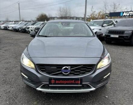 Серый Вольво С60, объемом двигателя 2.5 л и пробегом 73 тыс. км за 16500 $, фото 1 на Automoto.ua