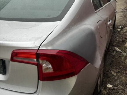 Сірий Вольво С60, об'ємом двигуна 2 л та пробігом 170 тис. км за 3700 $, фото 1 на Automoto.ua