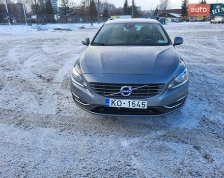 Серый Вольво С60, объемом двигателя 2 л и пробегом 241 тыс. км за 11800 $, фото 1 на Automoto.ua
