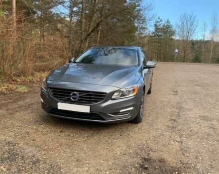 Серый Вольво С60, объемом двигателя 2 л и пробегом 152 тыс. км за 8500 $, фото 1 на Automoto.ua