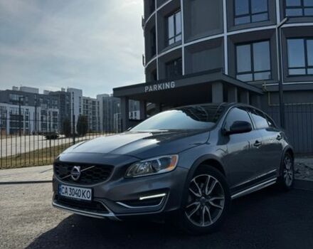 Серый Вольво С60, объемом двигателя 2.5 л и пробегом 145 тыс. км за 14800 $, фото 1 на Automoto.ua