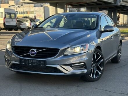 Серый Вольво С60, объемом двигателя 2.5 л и пробегом 199 тыс. км за 12500 $, фото 1 на Automoto.ua