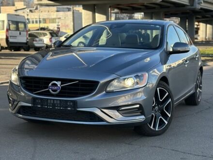 Серый Вольво С60, объемом двигателя 2.5 л и пробегом 199 тыс. км за 12500 $, фото 1 на Automoto.ua