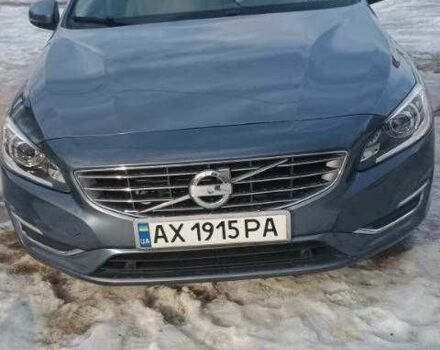 Серый Вольво С60, объемом двигателя 2 л и пробегом 145 тыс. км за 15000 $, фото 1 на Automoto.ua