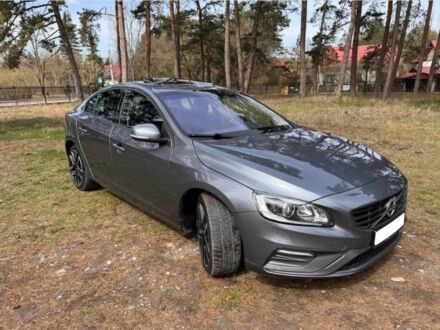 Серый Вольво С60, объемом двигателя 2 л и пробегом 112 тыс. км за 9800 $, фото 1 на Automoto.ua